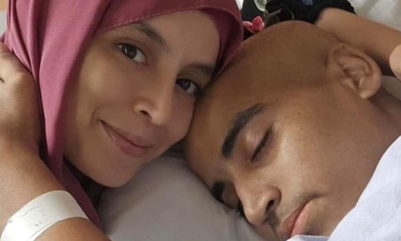 في أول تدوينة بعد وفاة زوجها.. خديجة الصديقي: “أنت حي في قلبي”