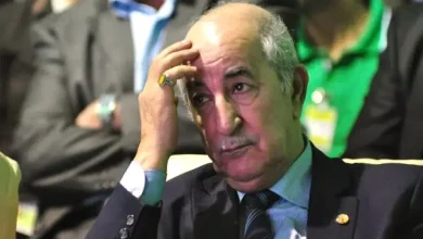 تبون يحول الجزائر لمسخرة.. في المواقع ينتقد فرنسا و في الواقع يتوسل إليها