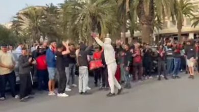 وقفة احتجاجية حاشدة أمام عمالة المحمدية للمطالبة برحيل مسيري فريق المدينة