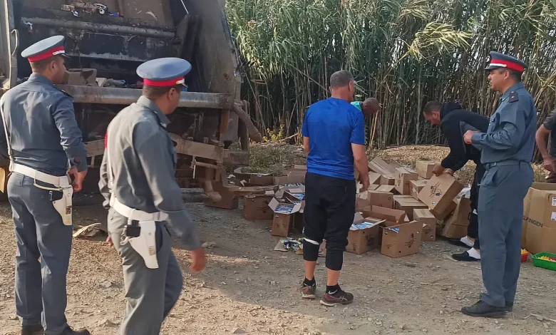 تطوان.. درك أزلا يداهم مستودعًا سريًا لصناعة المثلجات في ظروف غير صحية (صور)