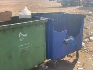 أكادير تغرق في النفايات مع بداية فصل الصيف (صور) 3 أكادير تغرق في النفايات مع بداية فصل الصيف