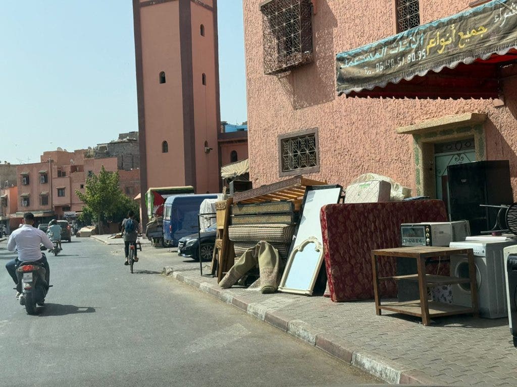 عون سلطة بمراكش فوق السلطة! - صور