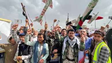 الحوثيون: الضربات الأميركية على إيران “إعلان حرب”