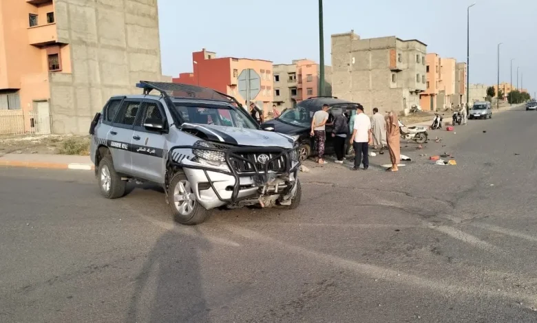 حادثة سير تتسبب في خسائر مادية لسيارة الدرك بتامنصورت