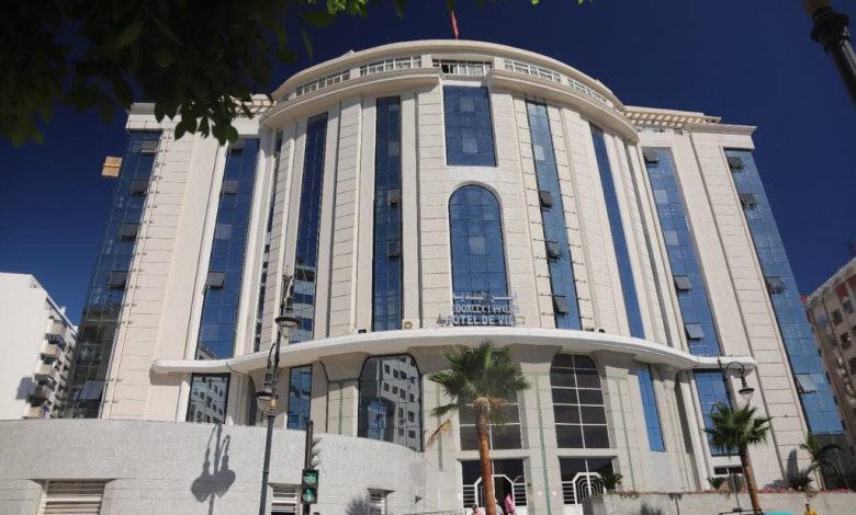 طنجة.. تراخيص تستباح فيها الأرصفة وكرامة المواطن على الهامش