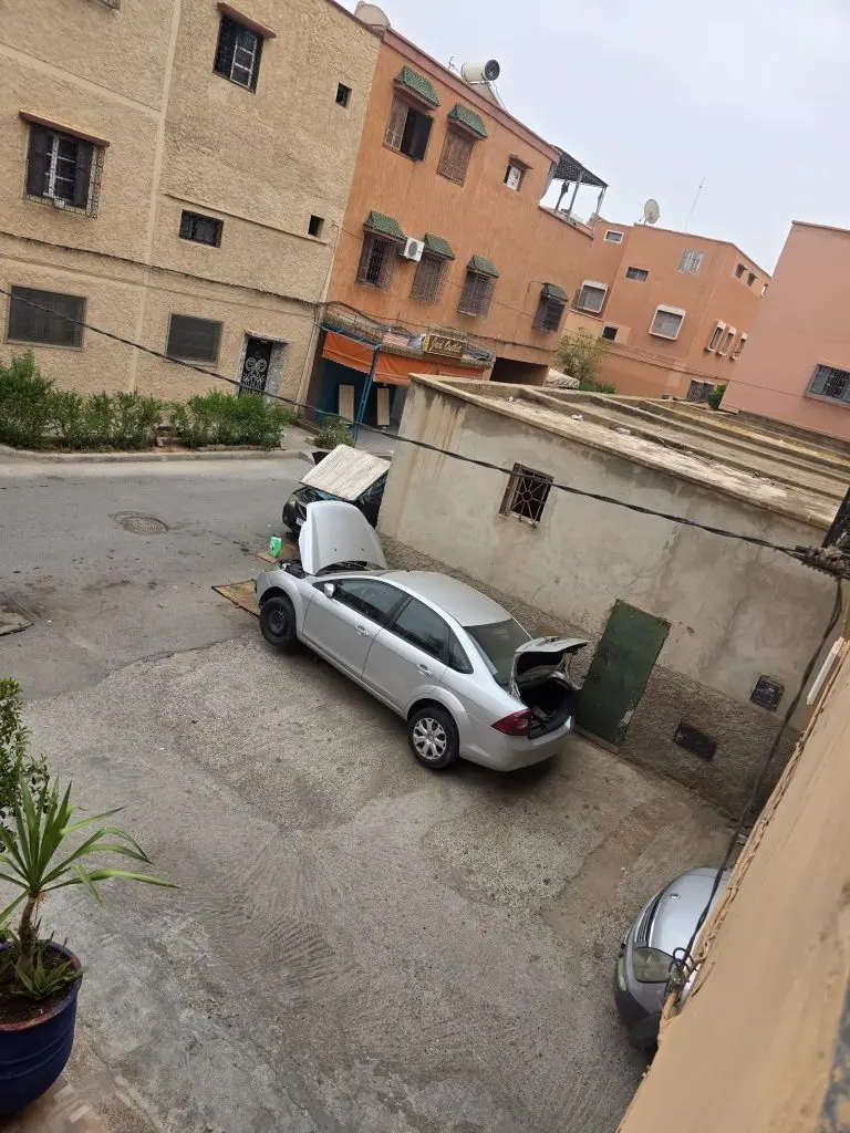 ساكنة أمرشيش تستنجد بوالي مراكش لوقف أنشطة ميكانيكي ملوث - صور