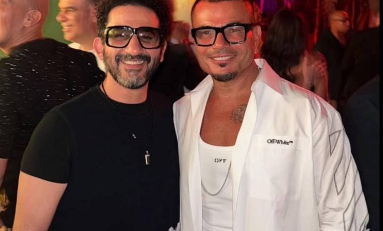 أحمد حلمي يوقف عرض “بني آدم” لتهنئة عمرو دياب وهذا ما فعله على المسرح