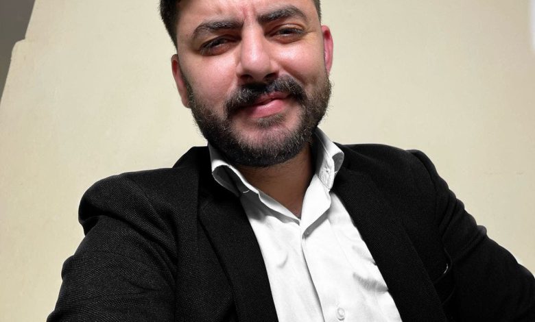 أريفينو.. نجم الكوميديا وابن الحسيمة الذي غزا العالم الافتراضي