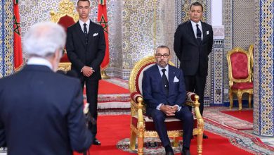 الملك يستقبل والي بنك المغرب والأخير يسلمه التقرير السنوي