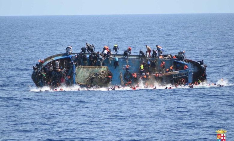 فروا من جحيم الكابرانات على متن قوارب الموت.. تونس تنقذ 11 شابا جزائريا