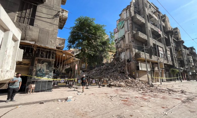 مصر.. مصرع شخص وإصابة 5 في انهيار جزئي لمبنى سكني بالإسكندرية