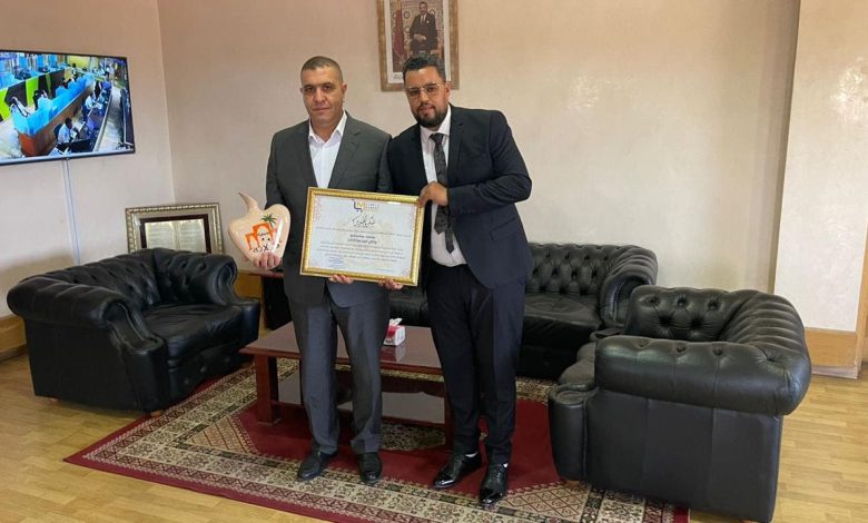 بمناسبة عيد العرش.. جمعية هيلانة ومجموعة المريس ماركت تكرّمان والي أمن مراكش محمد مشيشو