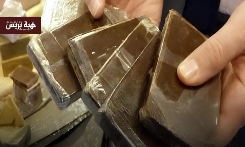 الجمارك تُسقط فرنسيًا حاول تهريب 45 كيلوغرامًا من الحشيش بمليلية المحتلة